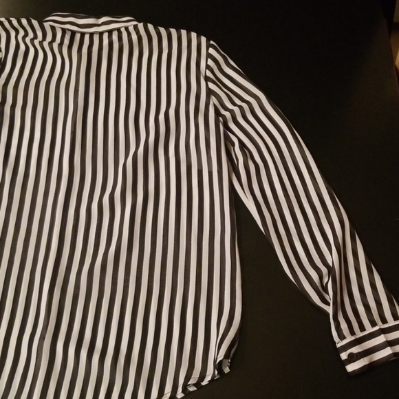 ☯️ Almost Famous blk/wht striped long sleeved top - Picture 5 of 5